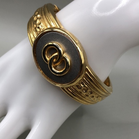 vintage Jewelry - Vintage infinity knots statement style clamper bracelet gold  costume jewelry